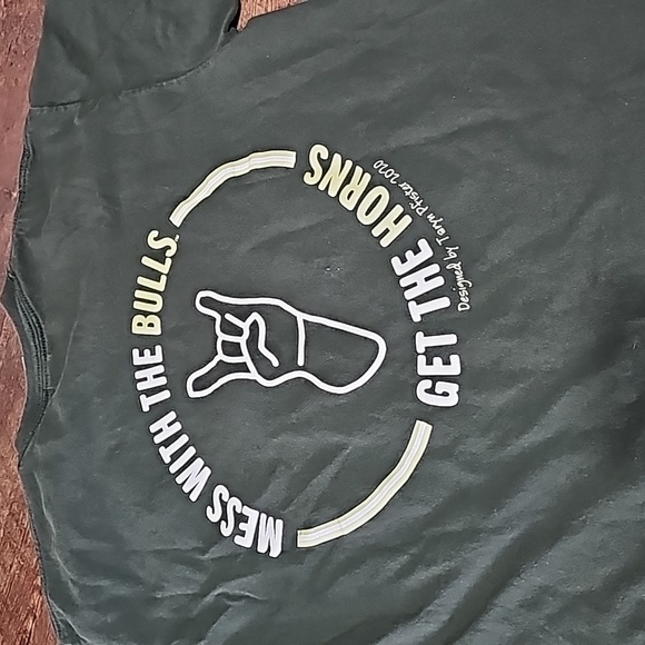 University of South Florida Short Sleeve T-shirt Size M - Picture 5 of 7